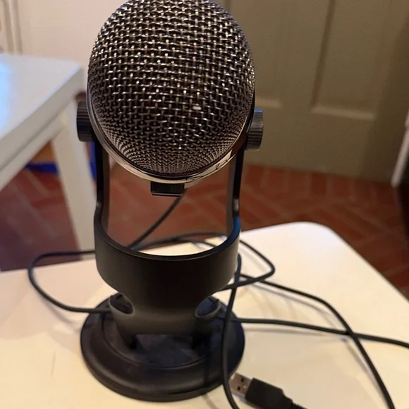 Blue Black and Silver Microphone - Picture 5 of 5